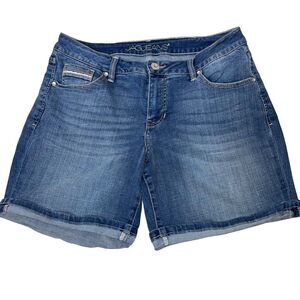 Jag Jeans mid thigh whiskering rolled hem mid rise medium wash Jean shorts SZ 8